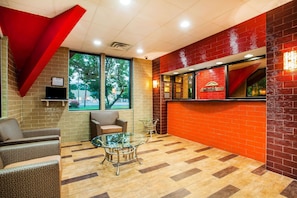 Lobby - Howard Johnson by Wyndham North Plainfield (North Plainfield)