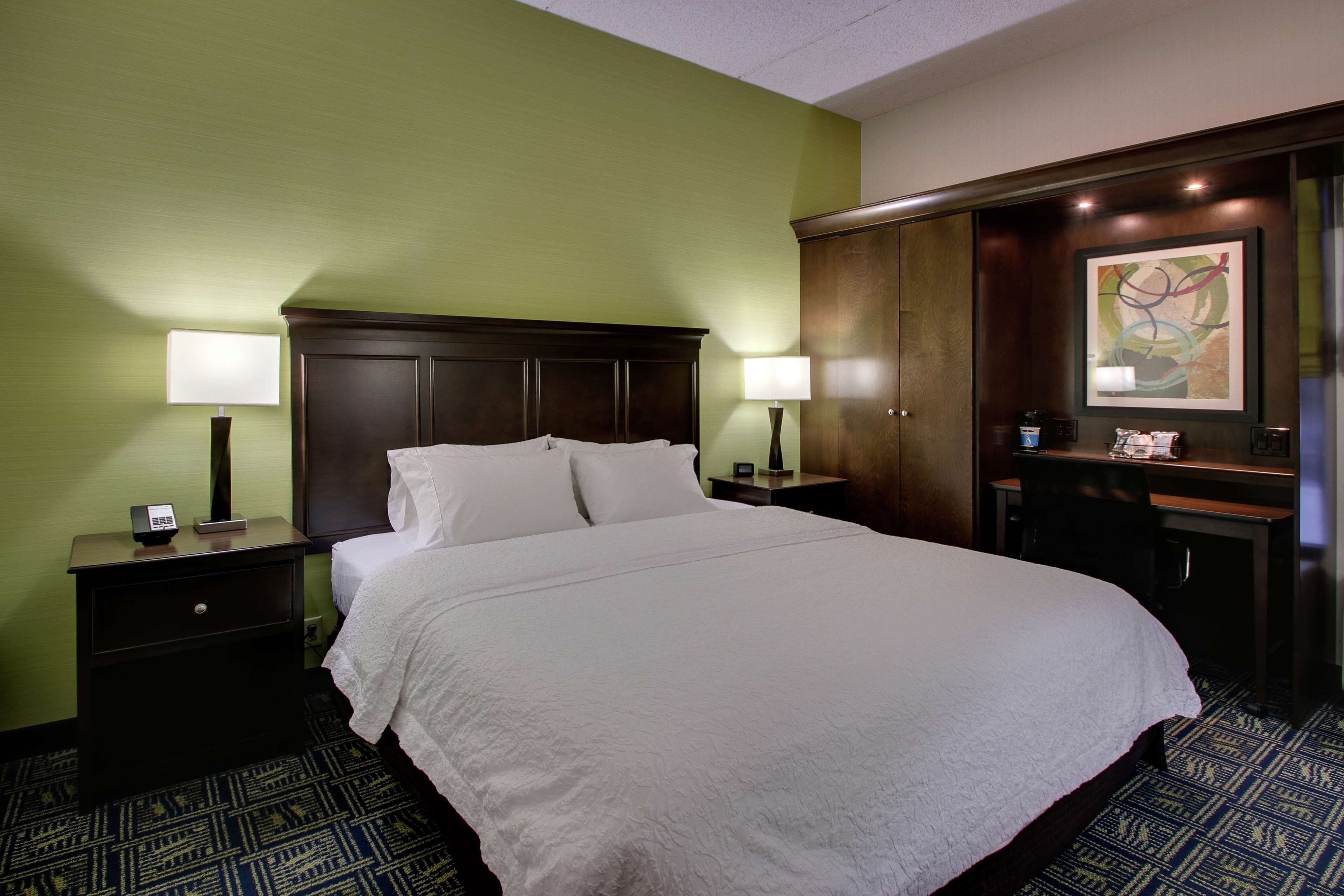 room, 1 king bed, accessible, non smoking | iron/ironing board, free rollaway beds, free wifi, bed sheets