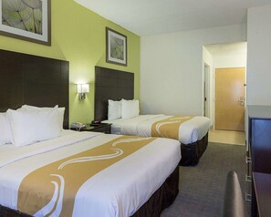 Premium bedding, desk, laptop workspace, blackout curtains - Quality Inn Richmond Airport (Sandston)