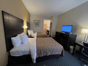 Chambre Double Standard, 2 lits doubles, non-fumeur, réfrigérateur et four à micro-ondes