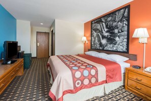 Desk, laptop workspace, iron/ironing board, free WiFi