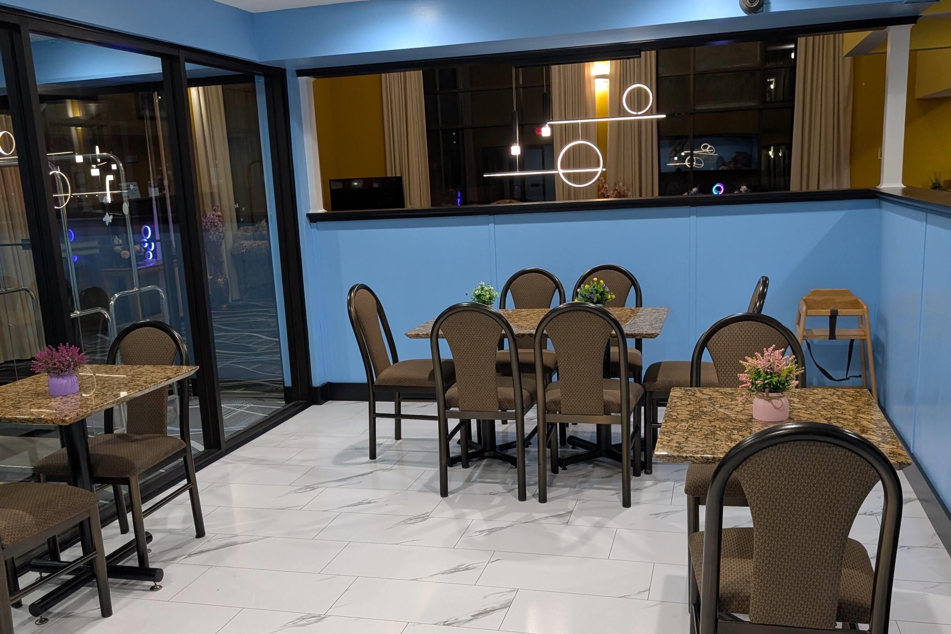 free daily continental breakfast