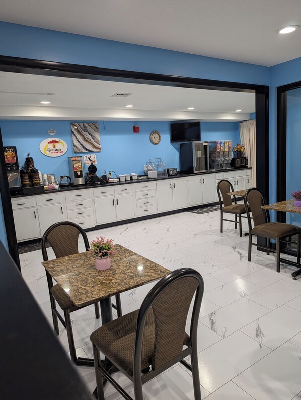 Free daily continental breakfast 