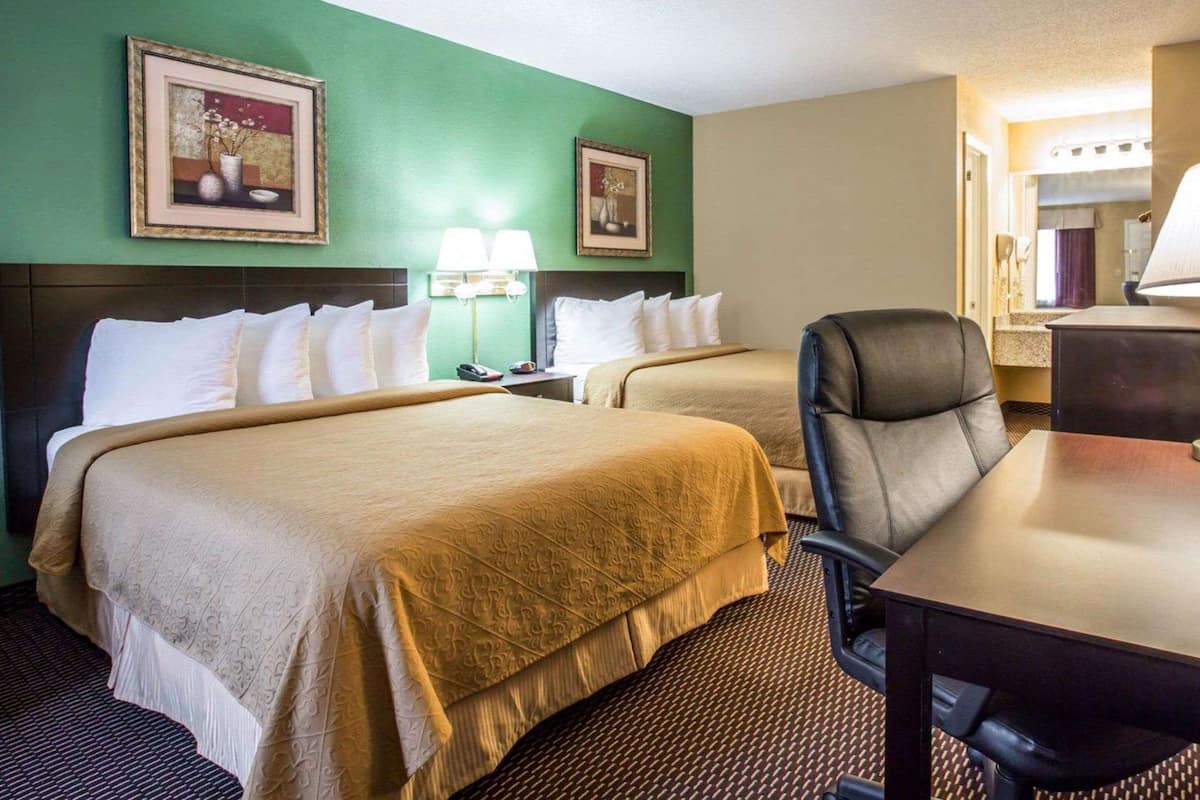 Desk, iron/ironing board, rollaway beds, free WiFi