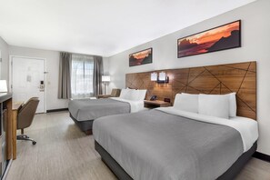 Rom – standard, 2 queensize-senger, ikke-røyk | Skrivebord, strykejern/-brett og ekstrasenger (mot et tillegg)