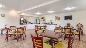Free buffet breakfast