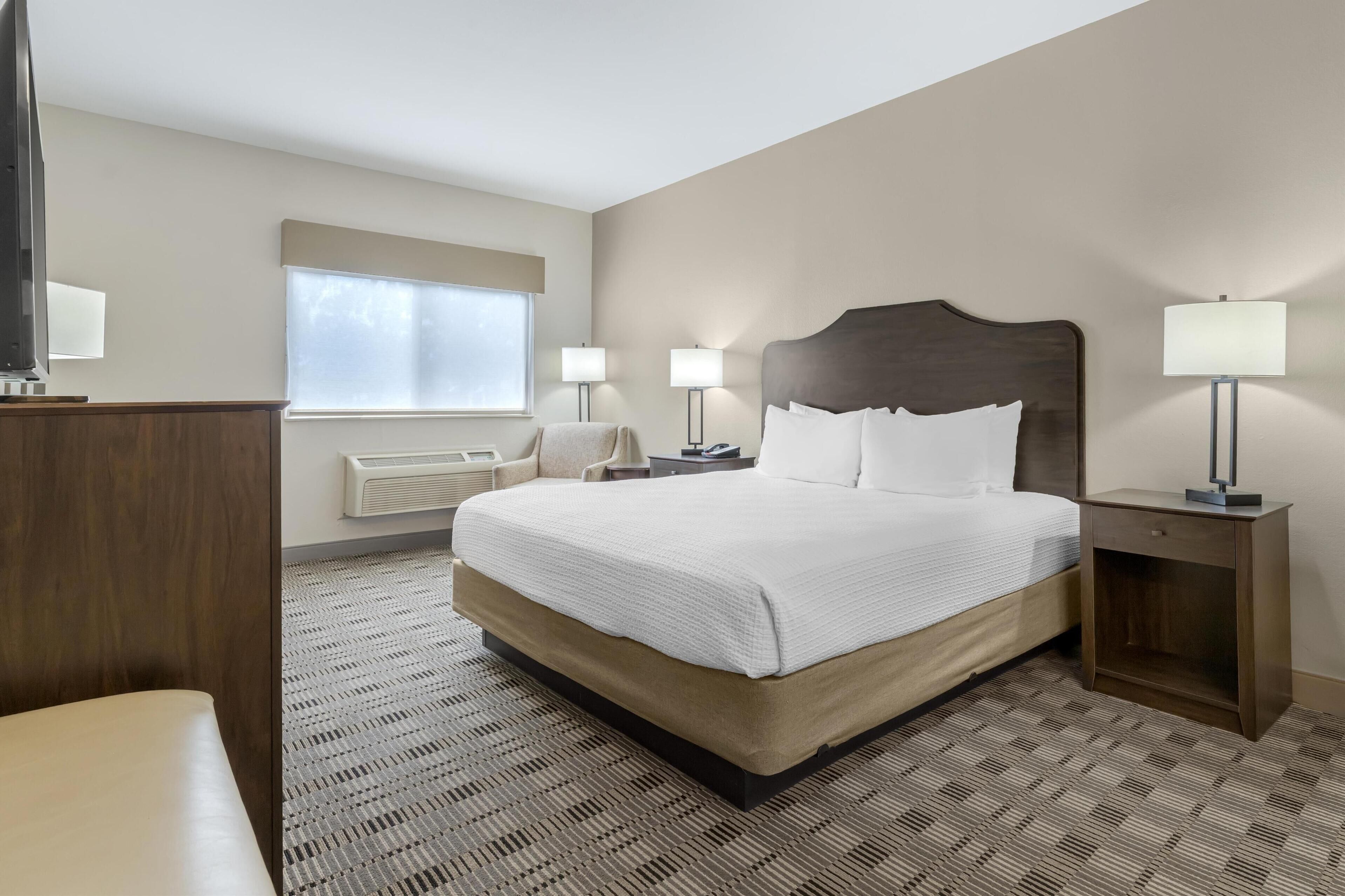 desk, soundproofing, iron/ironing board, rollaway beds