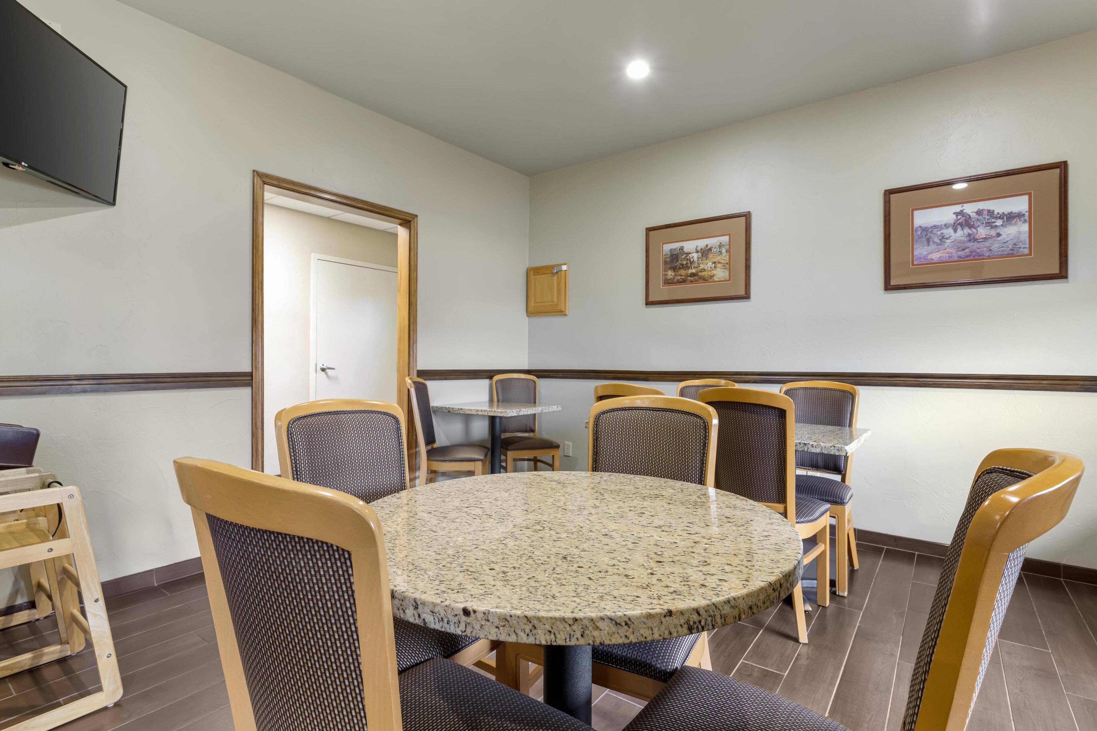 free daily full breakfast