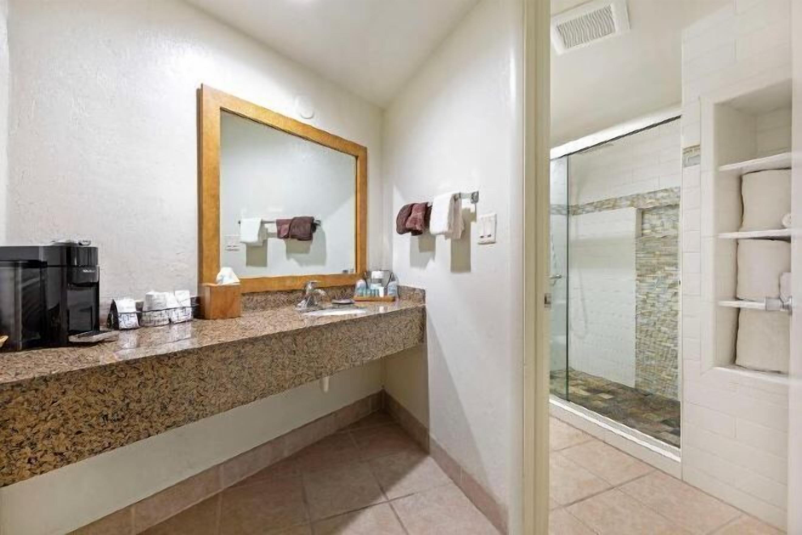 Salle de bain | Ensemble baignoire-douche, douche cascade