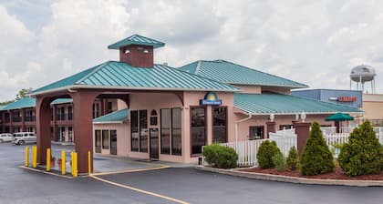 Days Inn by Wyndham Jackson
