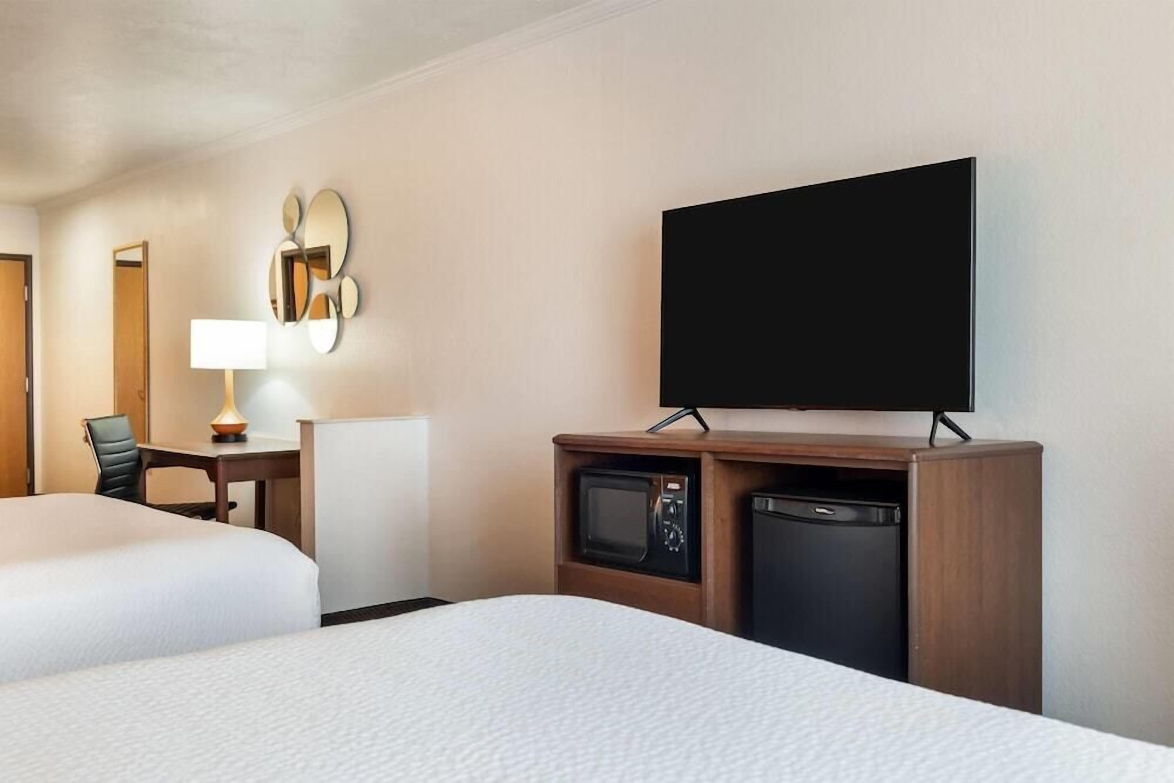 Desk, iron/ironing board, free cribs/infant beds, free WiFi