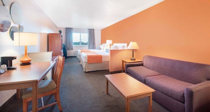 Howard Johnson Hotel & Suites by Wyndham Oacoma