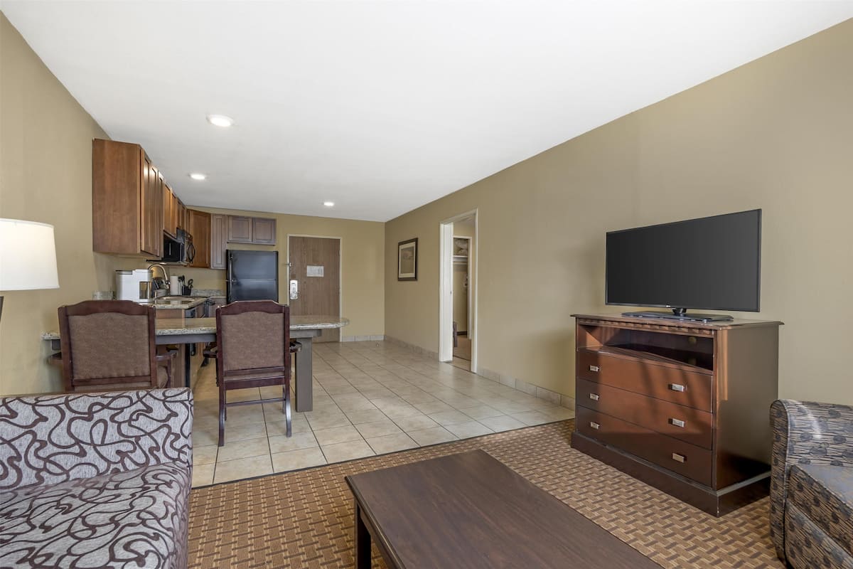 Suite, 1 King Bed, Non Smoking, Kitchen