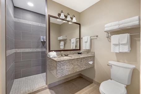Suite, 1 King Bed, Non Smoking, Kitchen (Living Room) | Bathroom | Free toiletries, hair dryer, towels. Best Western Plus Vintage Valley Inn