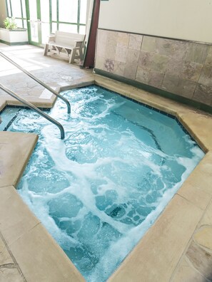 Baignoire à remous intérieure