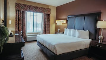 Meja, ruang kerja komputer riba, langsir/tirai gelap terus