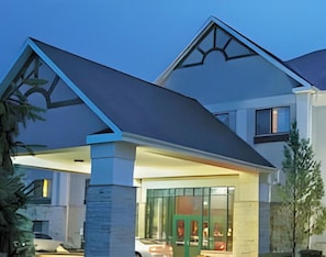 Exterior - Wildwood Lodge (Pewaukee)