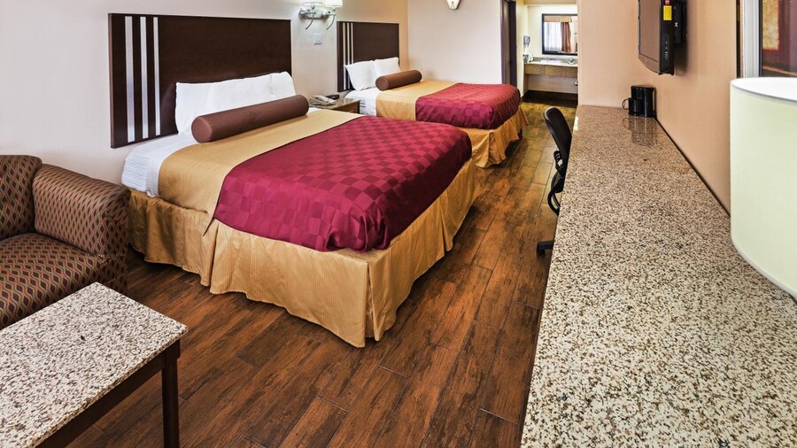 Texas Inn & Suites Raymondville
