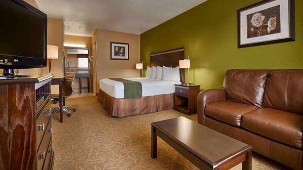 Pillowtop beds, desk, laptop workspace, iron/ironing board - SureStay Hotel by Best Western Floresville (Floresville)