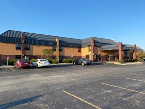 Exterior - Super 8 by Wyndham Columbia City (Columbia City)