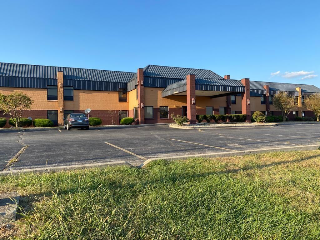 Vista frontal de la propiedad