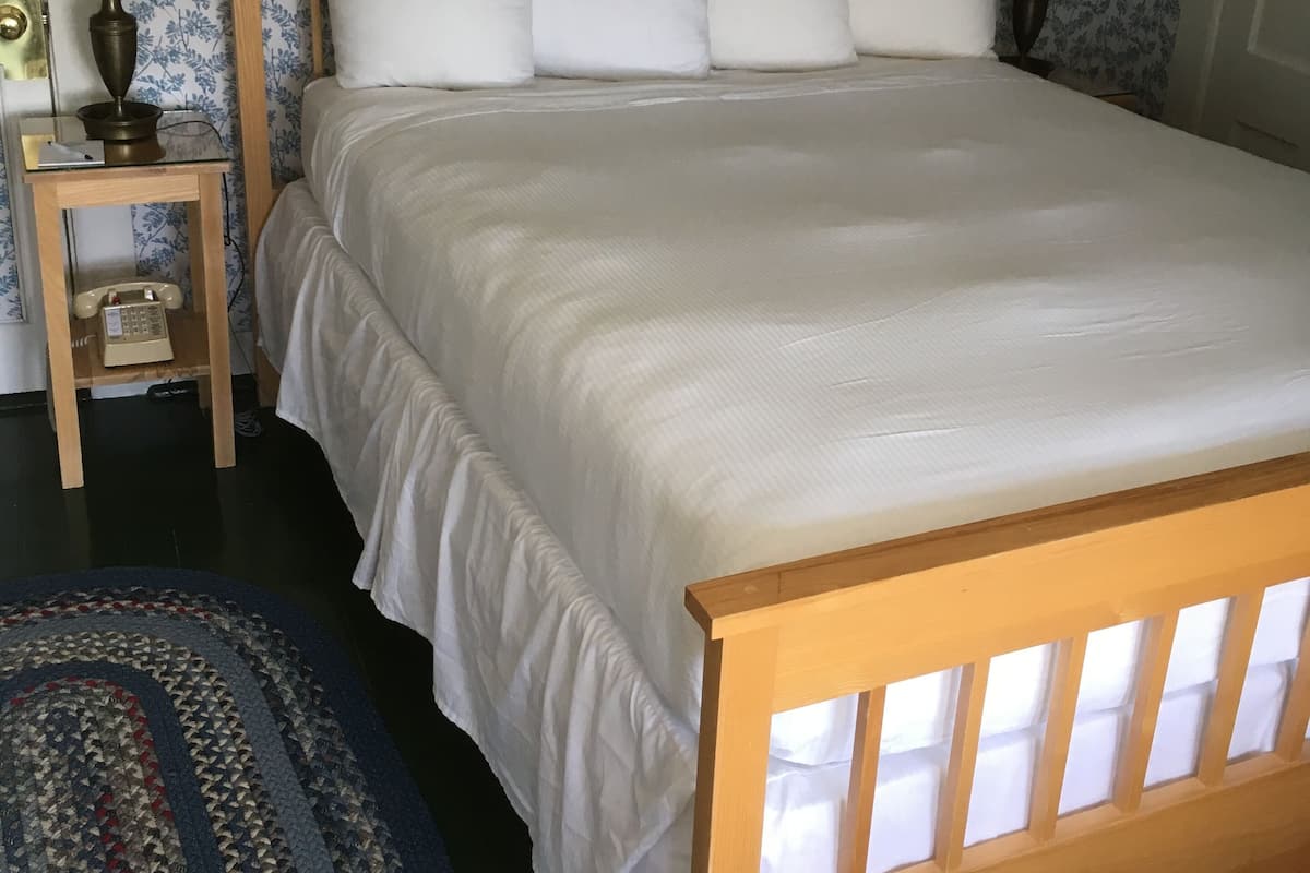 1 bedroom, down duvets, individually decorated, individually furnished