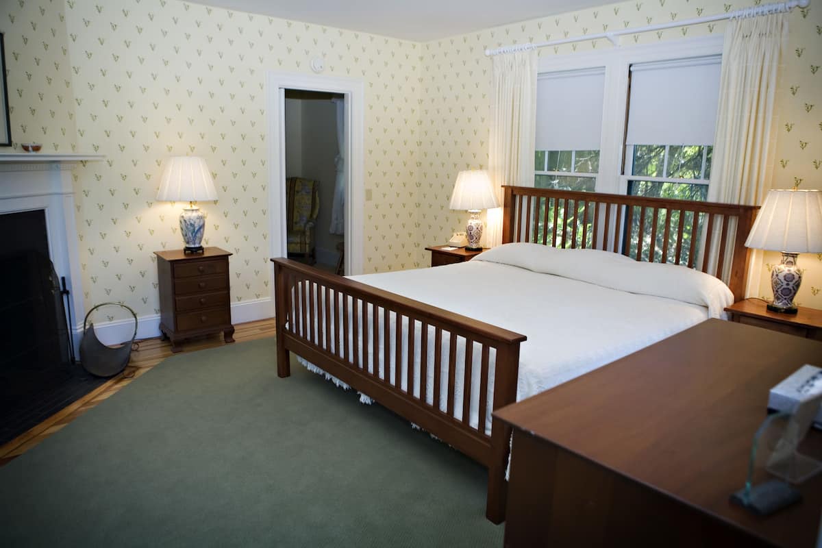 1 bedroom, down duvets, individually decorated, individually furnished