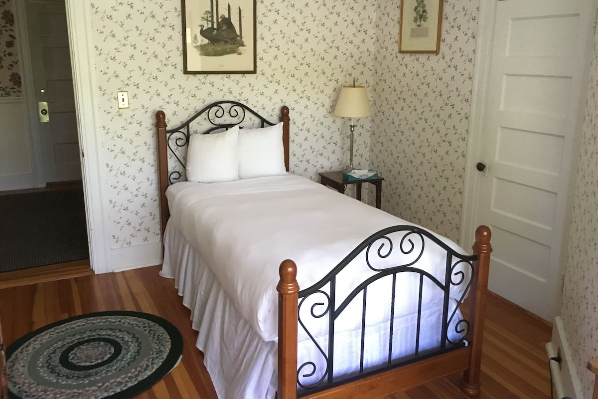 1 bedroom, down duvets, individually decorated, individually furnished