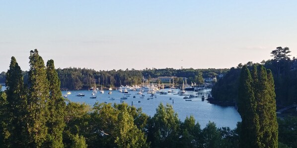 Standard Double Room, 1 King Bed, Harbour View | Water view