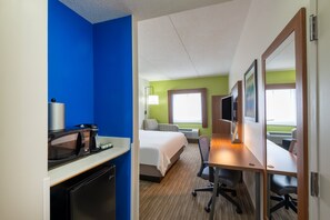 Standard Room, 1 King Bed, Accessible (Roll-In Shower)