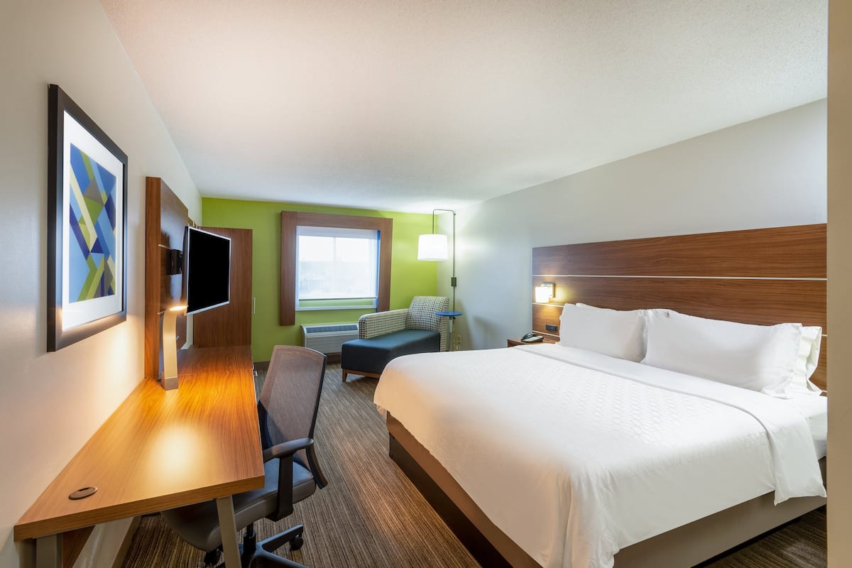 In-room safe, desk, laptop workspace, blackout drapes
