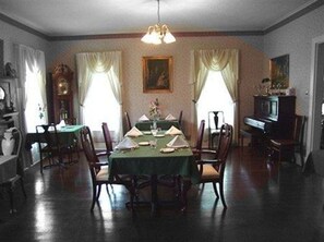 Interior detail - Thee Hubbell House (Winnsboro)