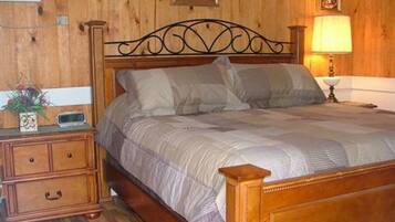 Chambre Colonel | Fer et planche à repasser, accès au Wi-Fi (inclus), décor unique