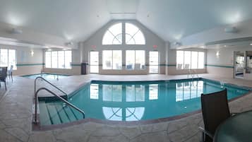 Indoor pool, sun loungers