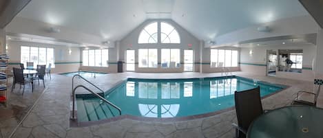 Indoor pool, sun loungers