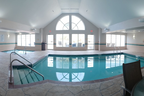Indoor pool, pool loungers