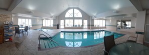 Indoor pool, sun loungers