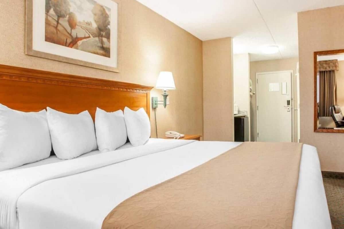 In-room safe, desk, laptop workspace, blackout curtains