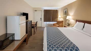 Chambre Standard, 1 trÚs grand lit, non-fumeurs | Ameublement personnalisé, bureau, rideaux occultants, Wi-Fi gratuit