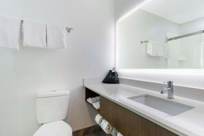 Suite, 2 Queen Beds, Non Smoking, Refrigerator & Microwave (with Sofabed) | Bathroom | Combined shower/bathtub, free toiletries, hair dryer, towels - Best Western Galt Inn (Galt)