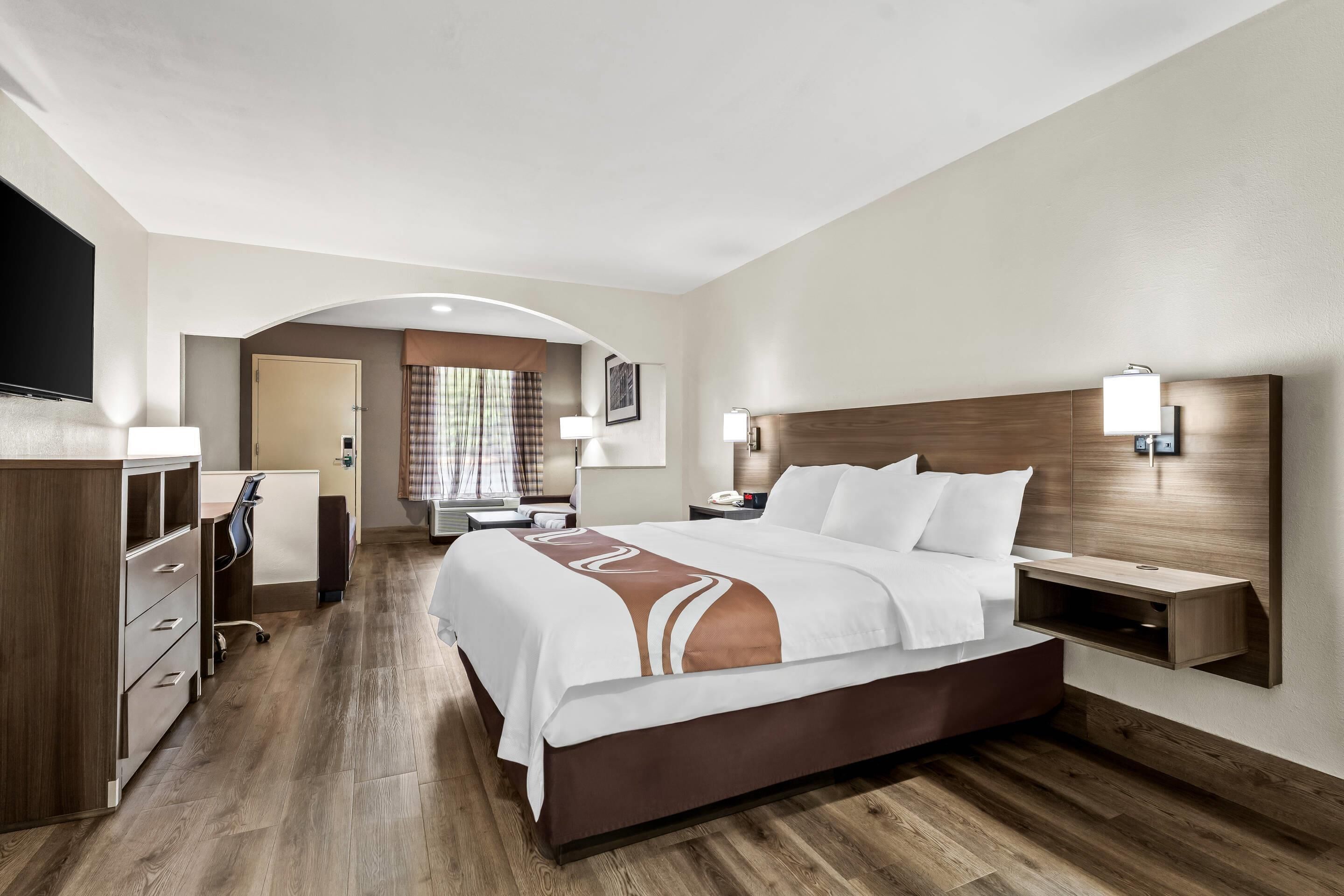 Ropa de cama de alta calidad, escritorio y cortinas blackout 