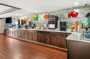 Ókeypis morgunverðarhlaðborð daglega