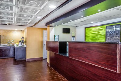Quality Inn & Suites near Robins Air Force Base