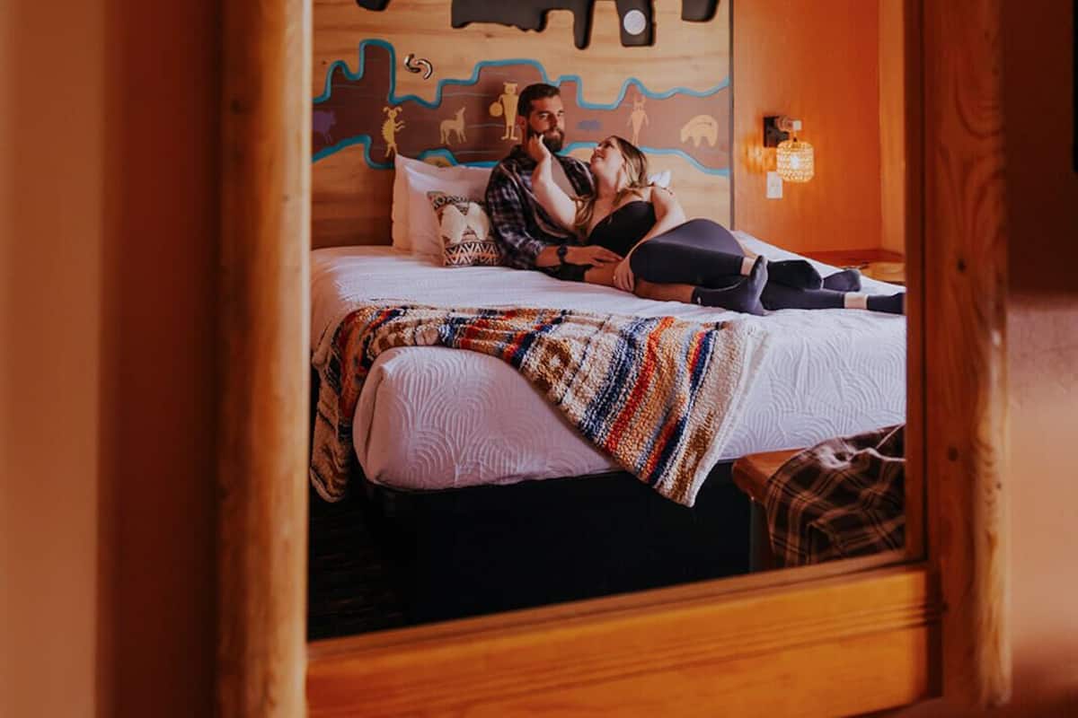 Suite, 1 King Bed, Jetted Tub, Fireplace