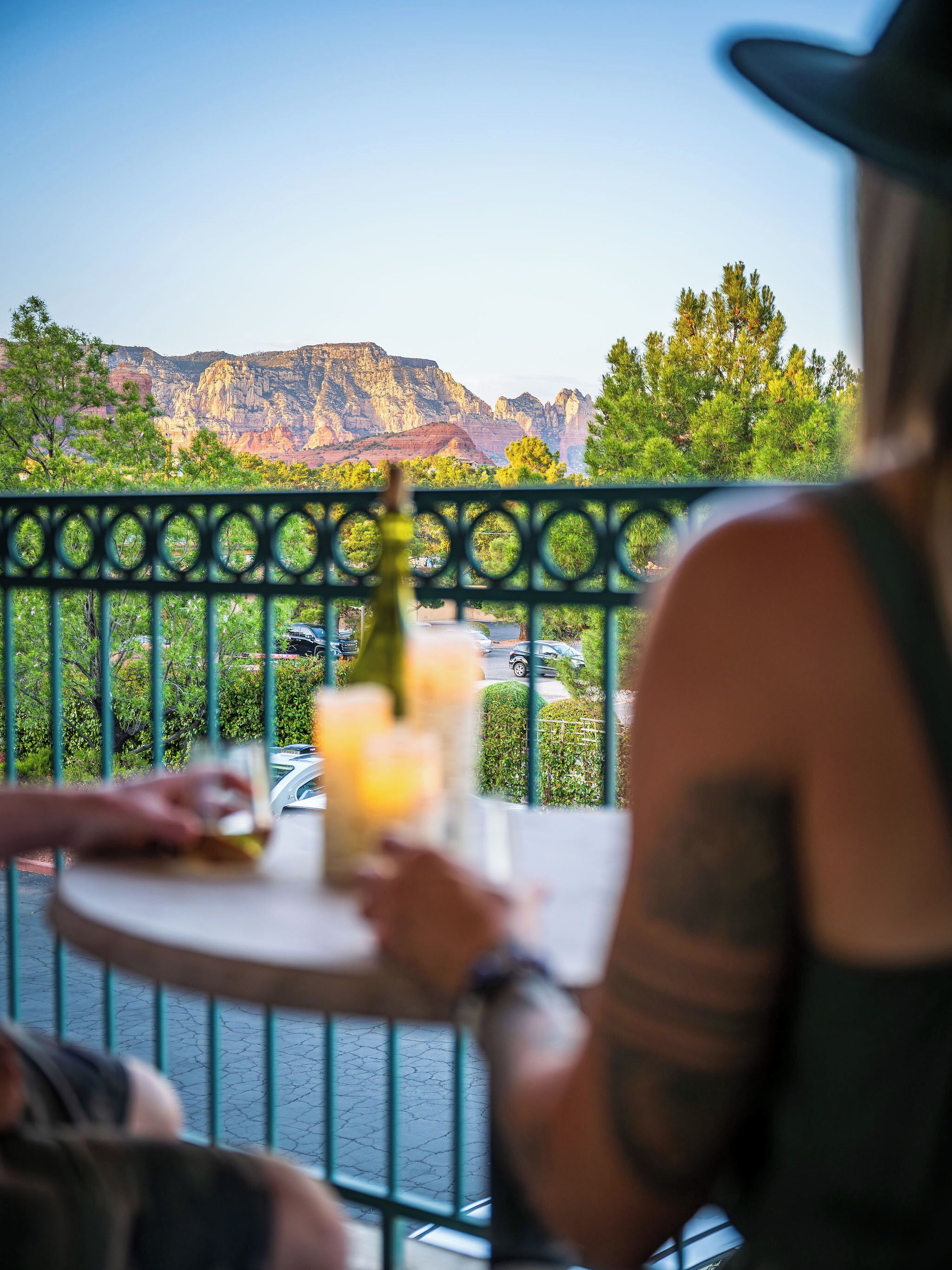 Suite, 1 très grand lit et 1 canapé-lit, cheminée, vue montagne