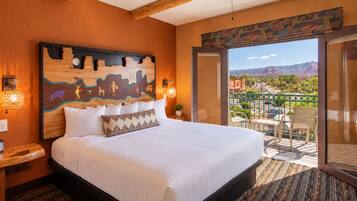 Panoramic Sedona King Suite | In-room safe, desk, blackout drapes, iron/ironing board (on request)