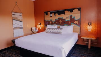 Panoramic Sedona King Suite | Premium bedding, in-room safe, desk, blackout drapes