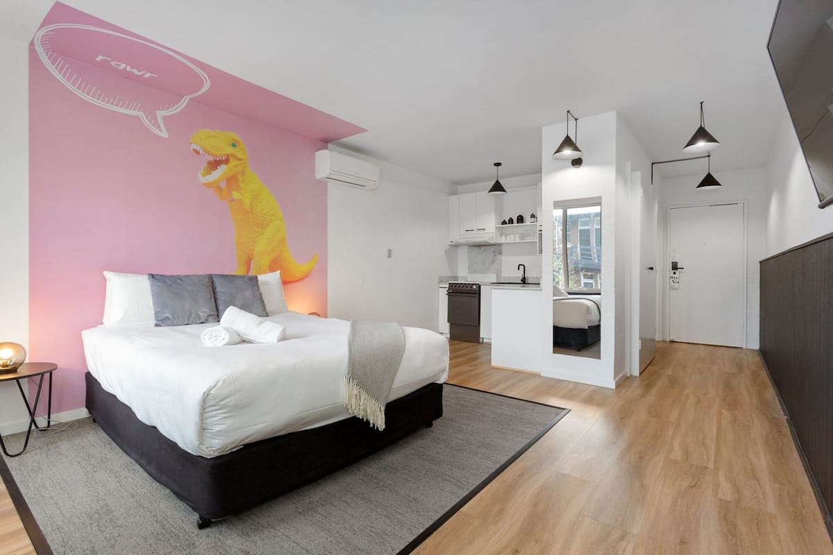 Minibar, skrivbord, strykjärn/strykbräda och gratis barnsängar