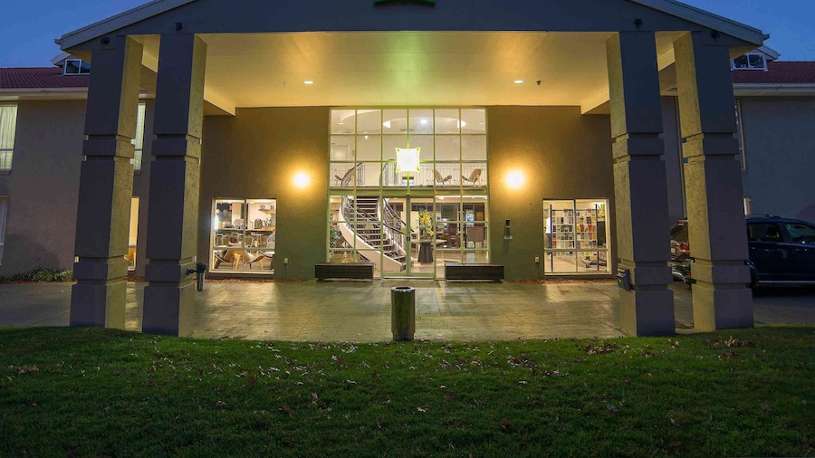 ibis Styles Canberra