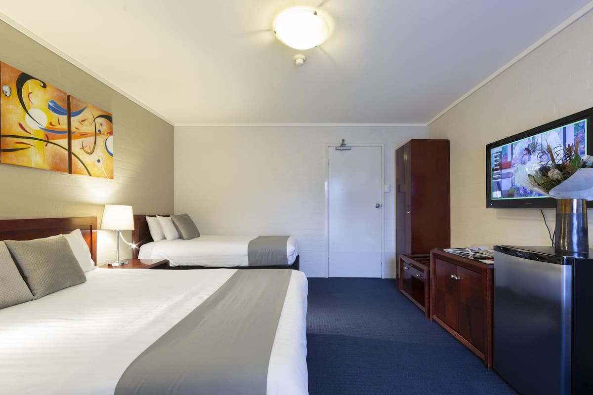 Superior Room, 1 King Bed